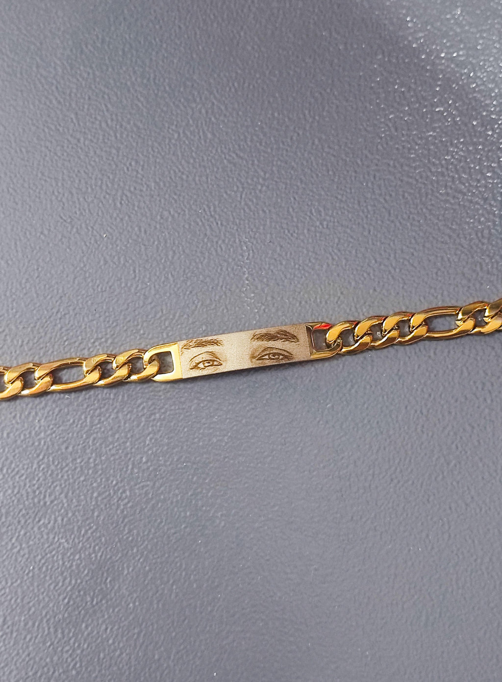 Kişiye Özel Göz Resimli Çelik Bileklik